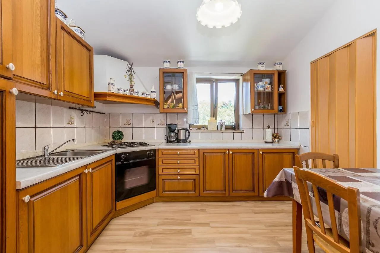Apartments Krc Pinezići 0*,