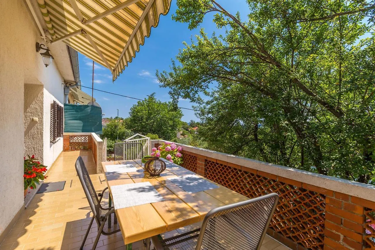 Apartments Krc Pinezići
