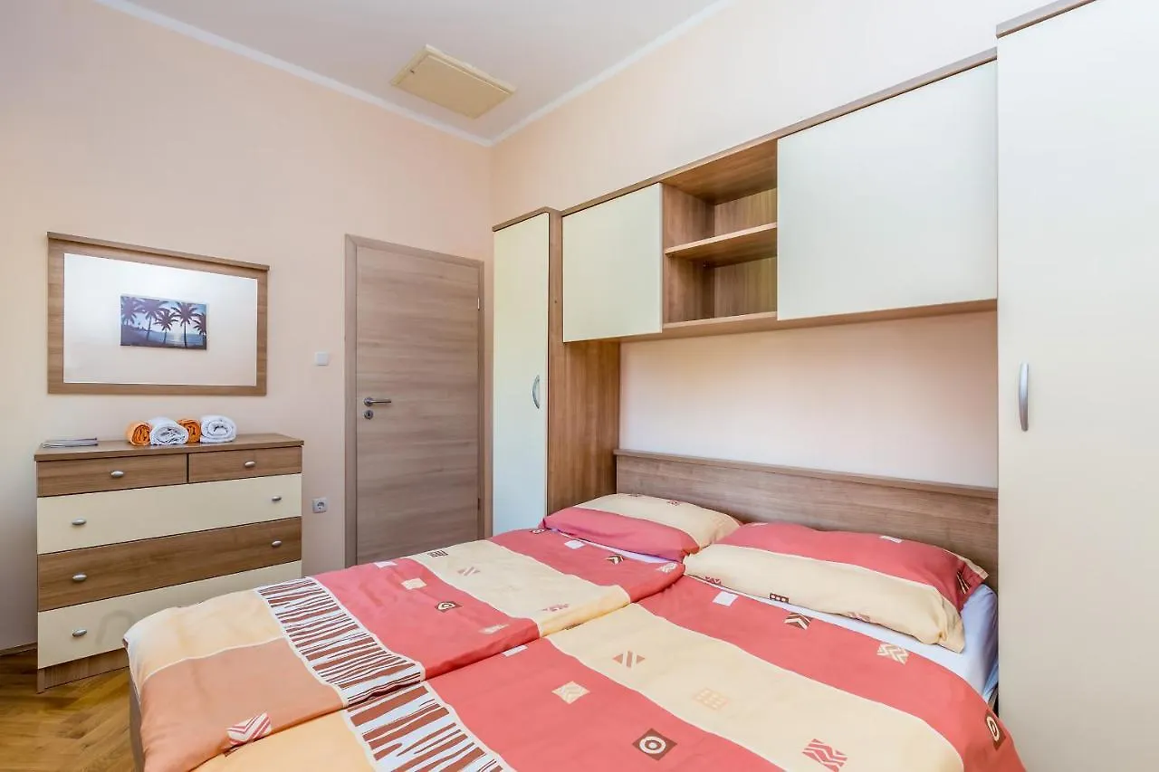 Apartments Krc Pinezići